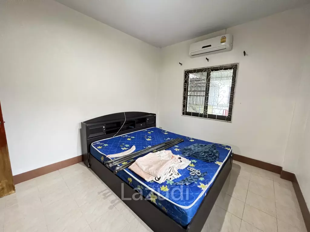 บ้านชั้นเดียว 3 ห้องนอนพร้อมห้องอเนกประสงค์ใกล้ตัวเมือง