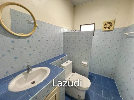 3 Bedrooms  Single-Storey House Near To The City