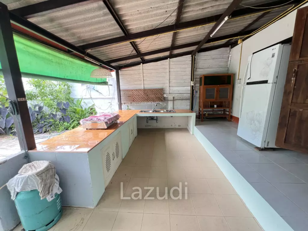 บ้านชั้นเดียว 3 ห้องนอนพร้อมห้องอเนกประสงค์ใกล้ตัวเมือง