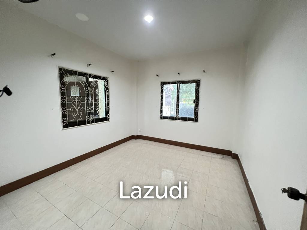 3 Bedrooms  Single-Storey House Near To The City