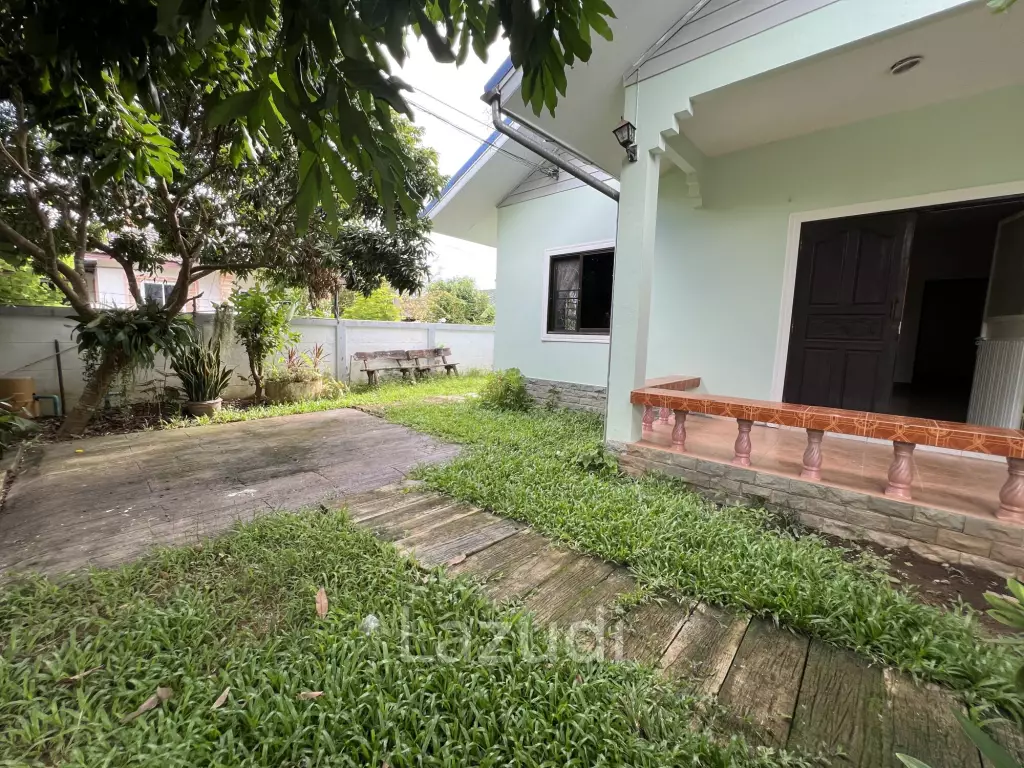 บ้านชั้นเดียว 3 ห้องนอนพร้อมห้องอเนกประสงค์ใกล้ตัวเมือง