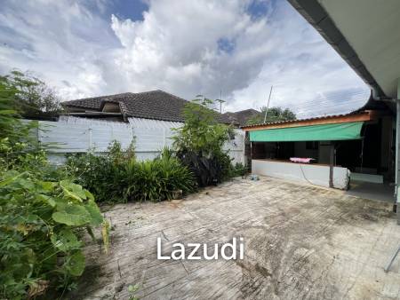 3 Bedrooms  Single-Storey House Near To The City