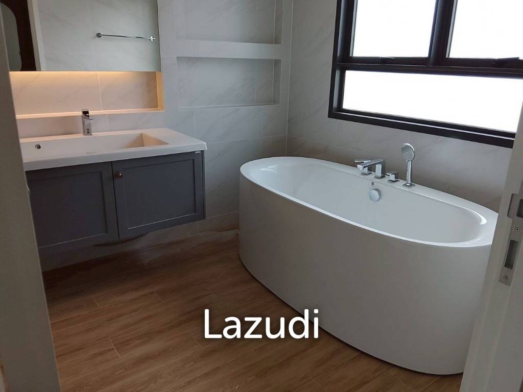 4 Bedroom 5 Bathroom 310 Sq.m Setthasiri Bangna KM.10