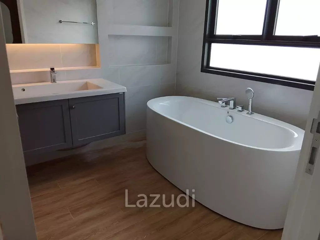 4 Bedroom 5 Bathroom 310 Sq.m Setthasiri Bangna KM.10