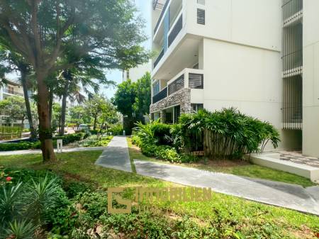 Baan Nub Kluen: Frisch renovierte 2-Schlafzimmer-Eigentumswohnung mit Gartenblick