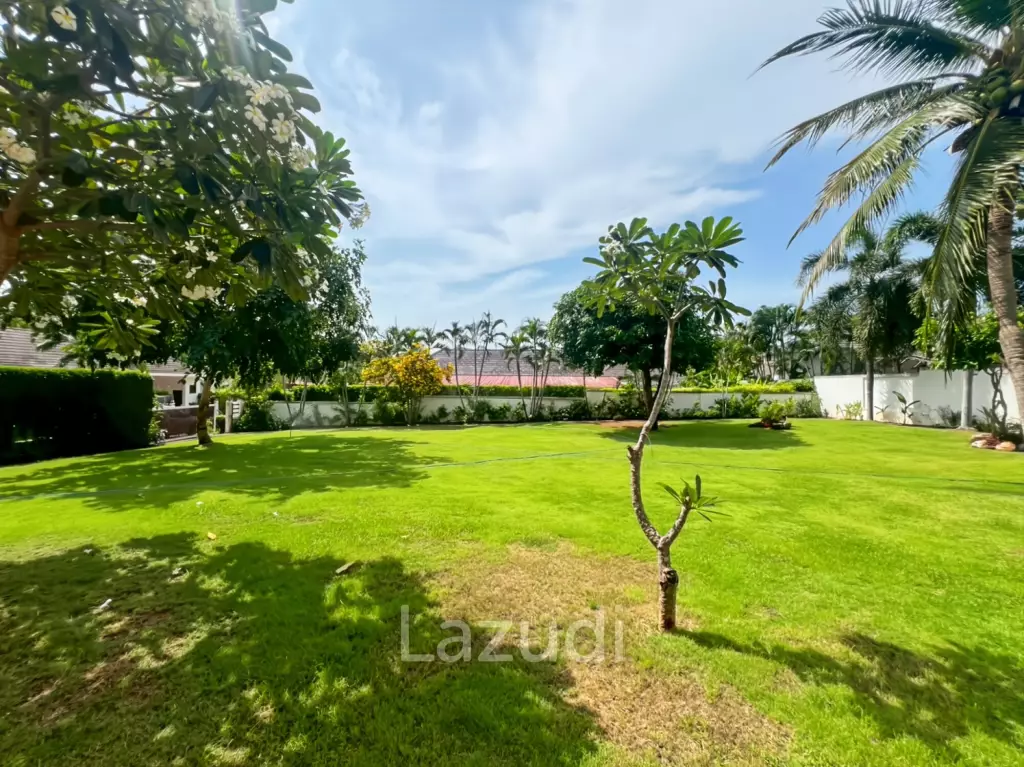 Heights 2 Khao Tao - 4 Bedroom Villa with Pool on Large 1,200 Sqm Plot