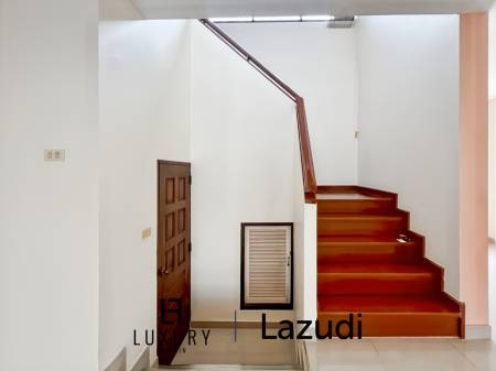 Heights 2 Khao Tao - 4 Bedroom Villa with Pool on Large 1,200 Sqm Plot