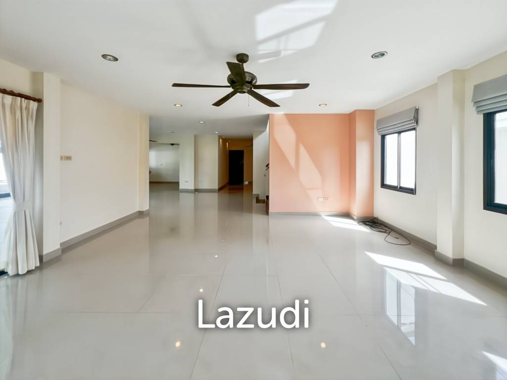 Heights 2 Khao Tao - 4 Bedroom Villa with Pool on Large 1,200 Sqm Plot