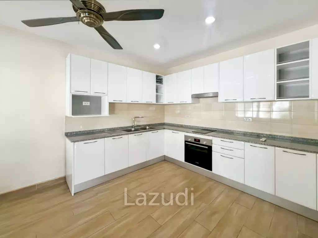 Heights 2 Khao Tao - 4 Bedroom Villa with Pool on Large 1,200 Sqm Plot