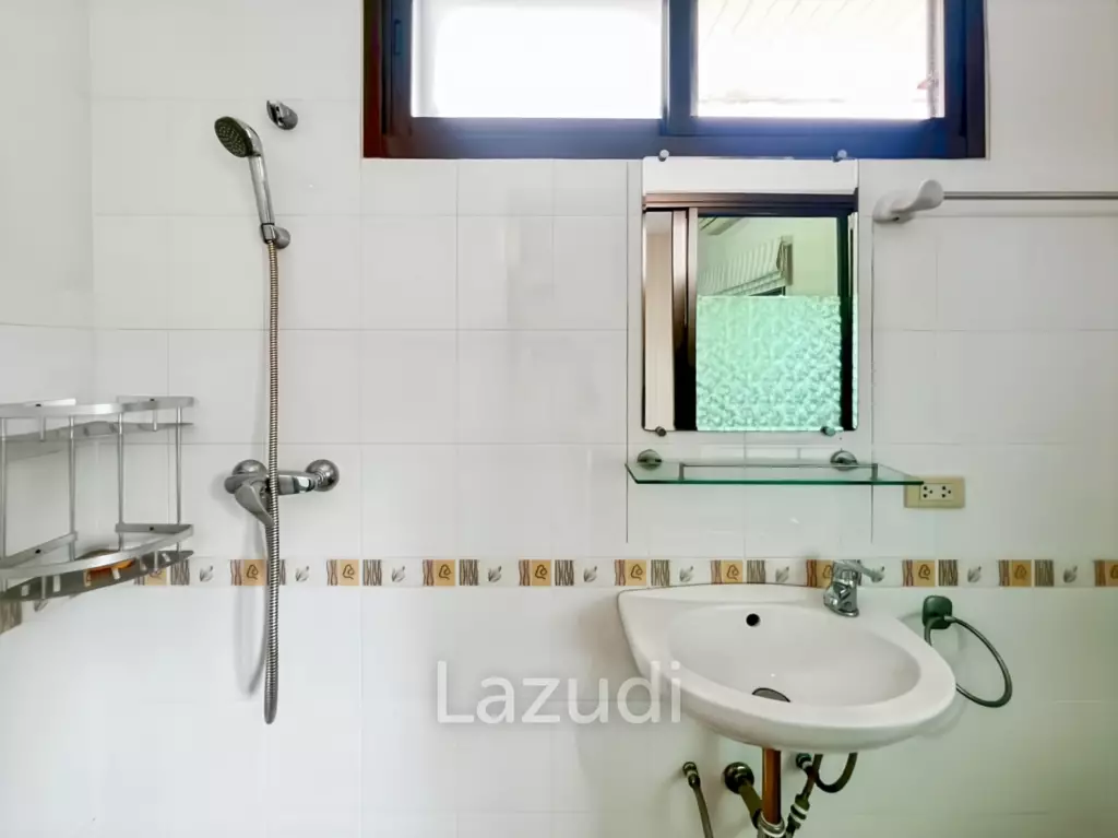 Heights 2 Khao Tao - 4 Bedroom Villa with Pool on Large 1,200 Sqm Plot