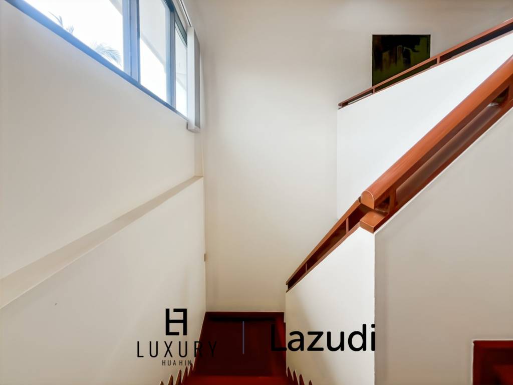 Heights 2 Khao Tao - 4 Bedroom Villa with Pool on Large 1,200 Sqm Plot