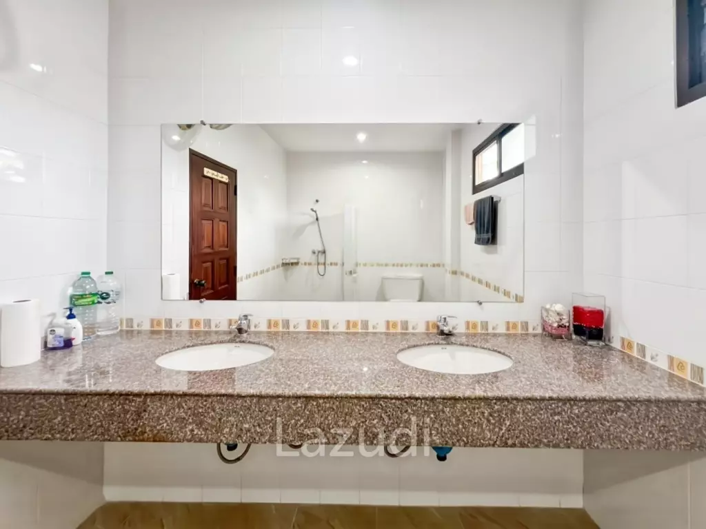 Heights 2 Khao Tao - 4 Bedroom Villa with Pool on Large 1,200 Sqm Plot