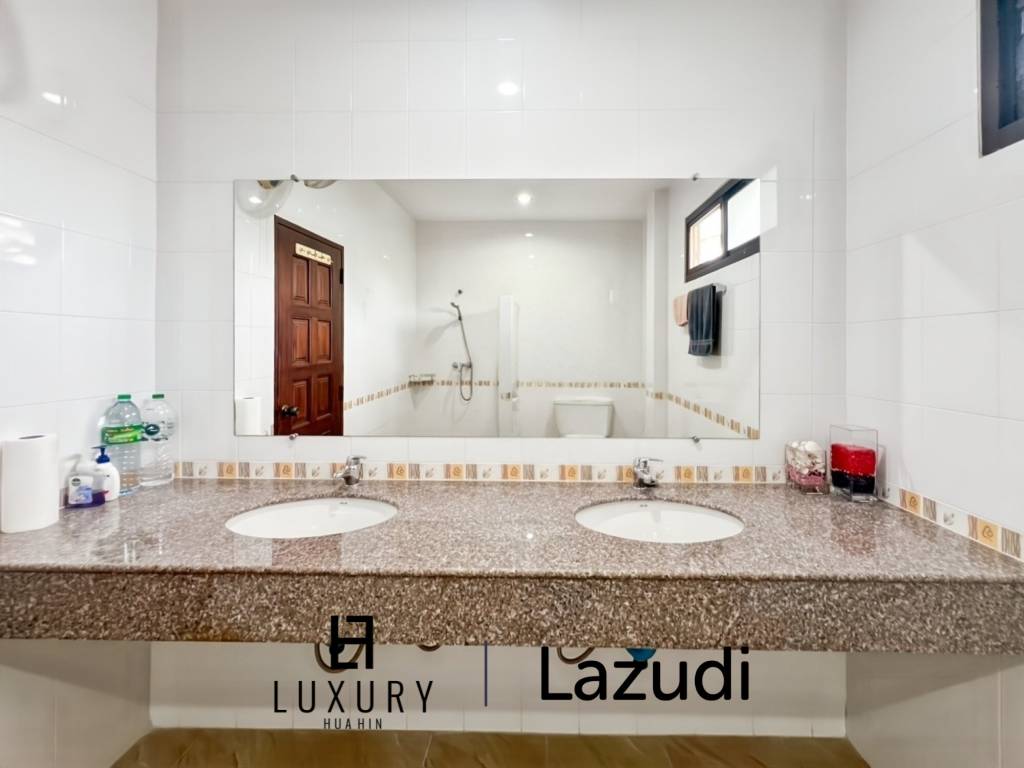 Heights 2 Khao Tao - 4 Bedroom Villa with Pool on Large 1,200 Sqm Plot