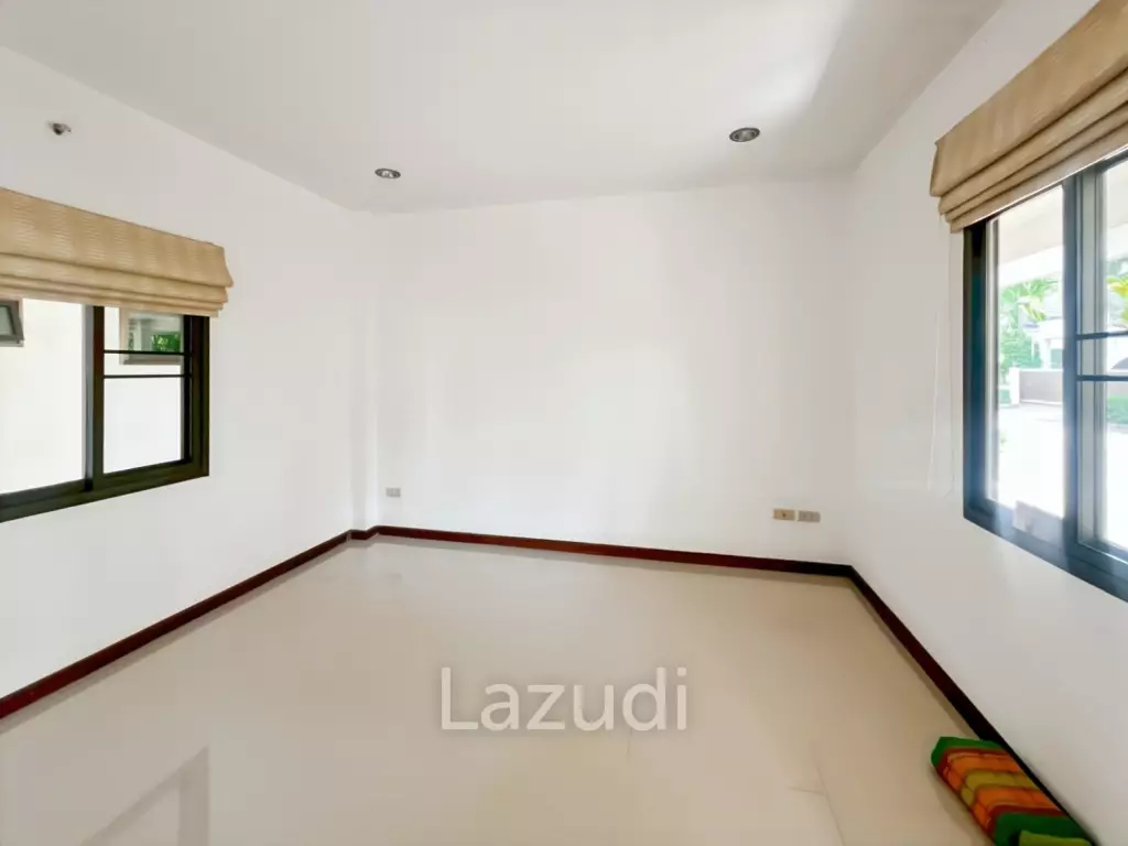 Heights 2 Khao Tao - 4 Bedroom Villa with Pool on Large 1,200 Sqm Plot