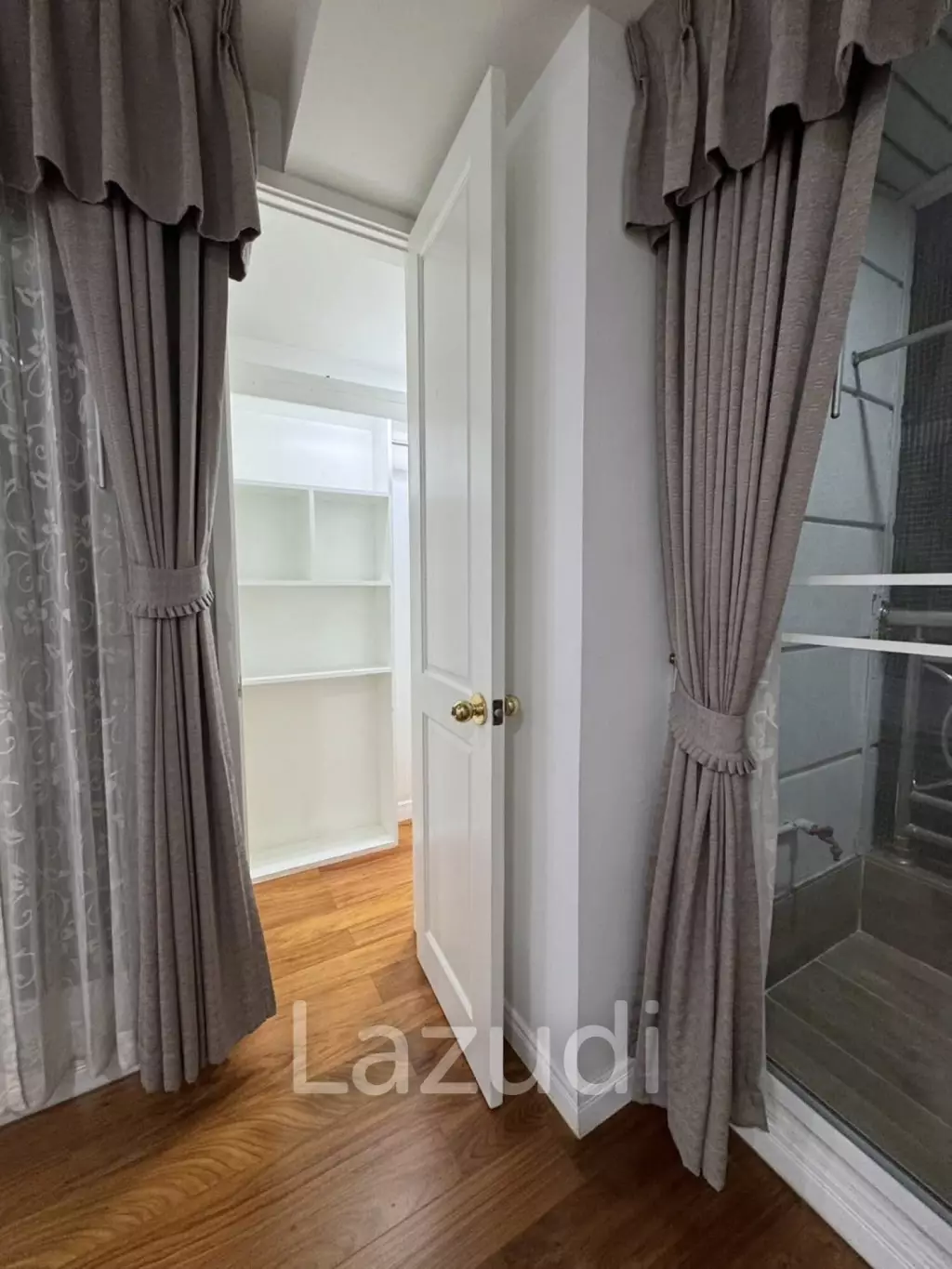 2 Bedroom 2 Bathroom 95 Sq.m Baan Thanon Sarasin