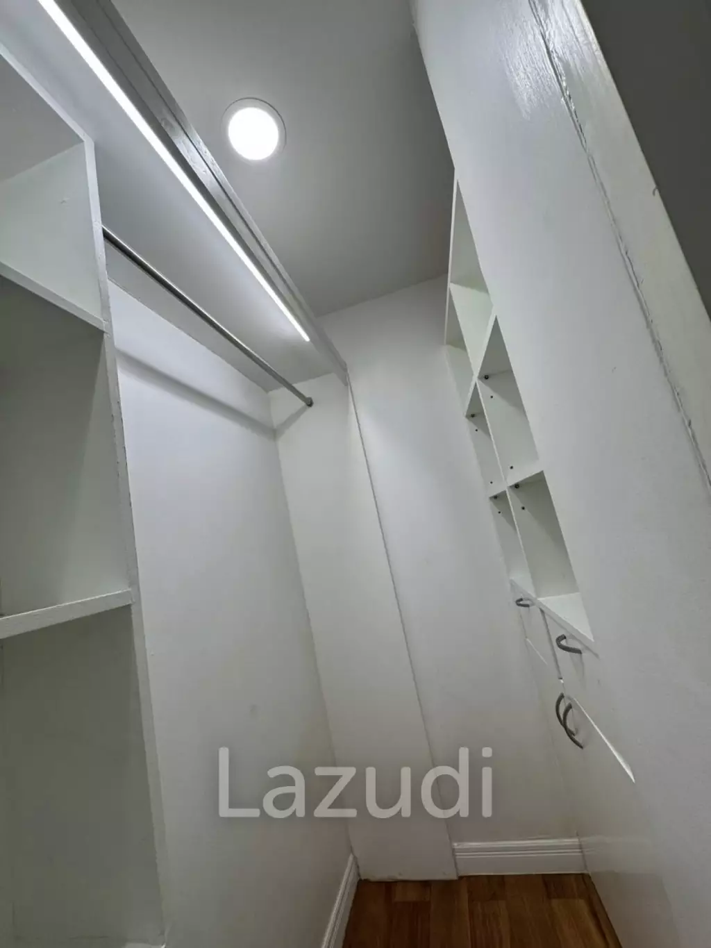 2 Bedroom 2 Bathroom 95 Sq.m Baan Thanon Sarasin