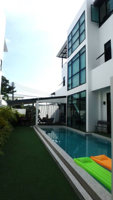 3-Storey Pool Villa For Rent In Rawai