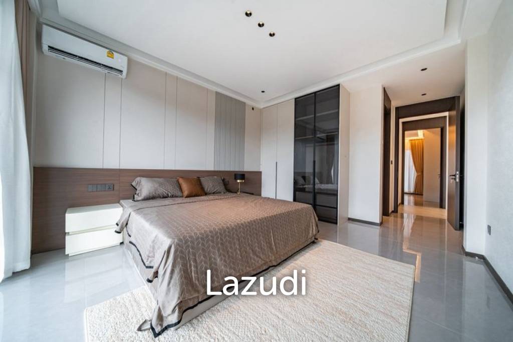 6 Beds 7 Baths 230 SQ.M. Eakmongkol Thepprasit
