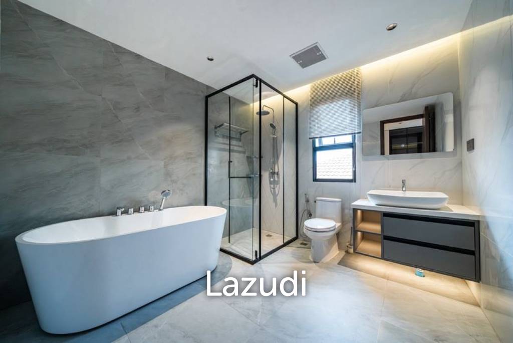 6 Beds 7 Baths 230 SQ.M. Eakmongkol Thepprasit