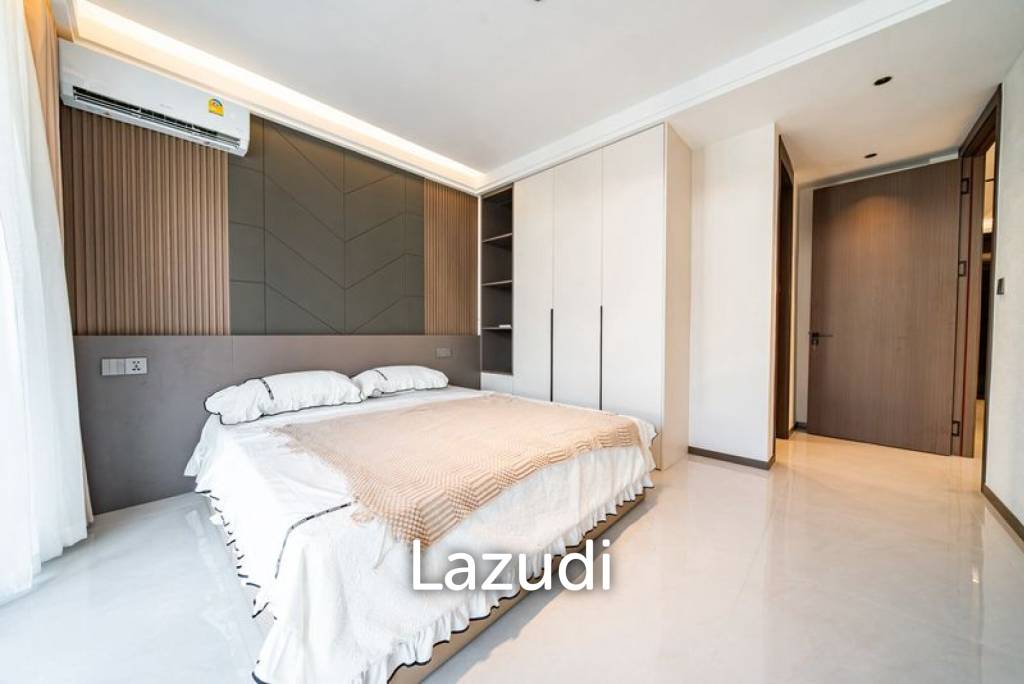 6 Beds 7 Baths 230 SQ.M. Eakmongkol Thepprasit