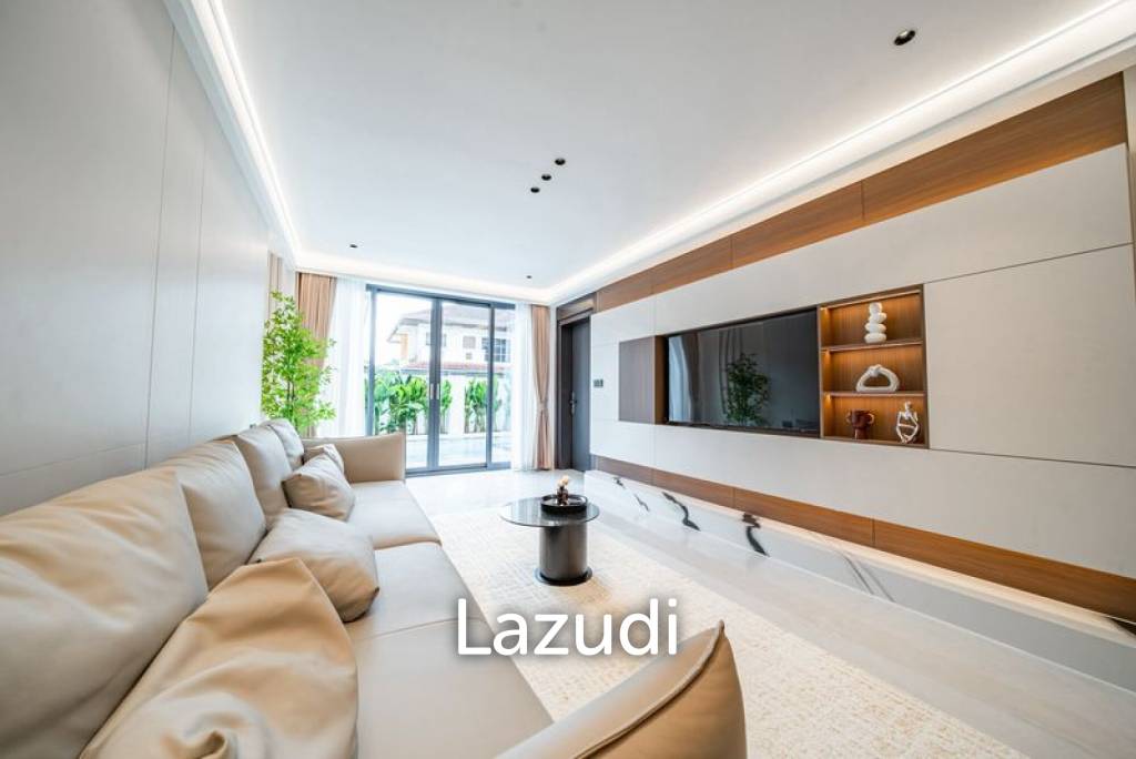 6 Beds 7 Baths 230 SQ.M. Eakmongkol Thepprasit