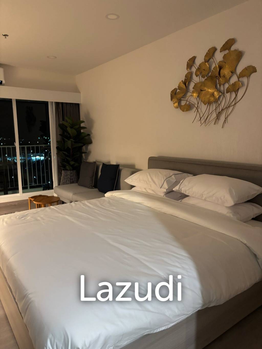 Supalai Blue Whale: Studio bedroom with Seaview