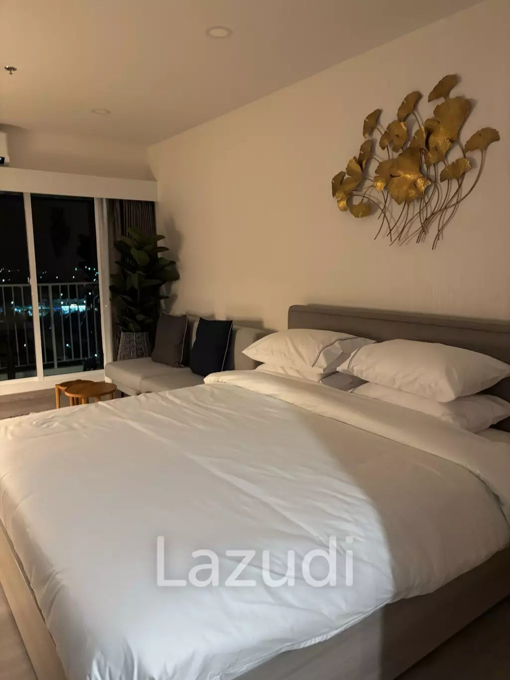 Supalai Blue Whale: Studio bedroom with Seaview