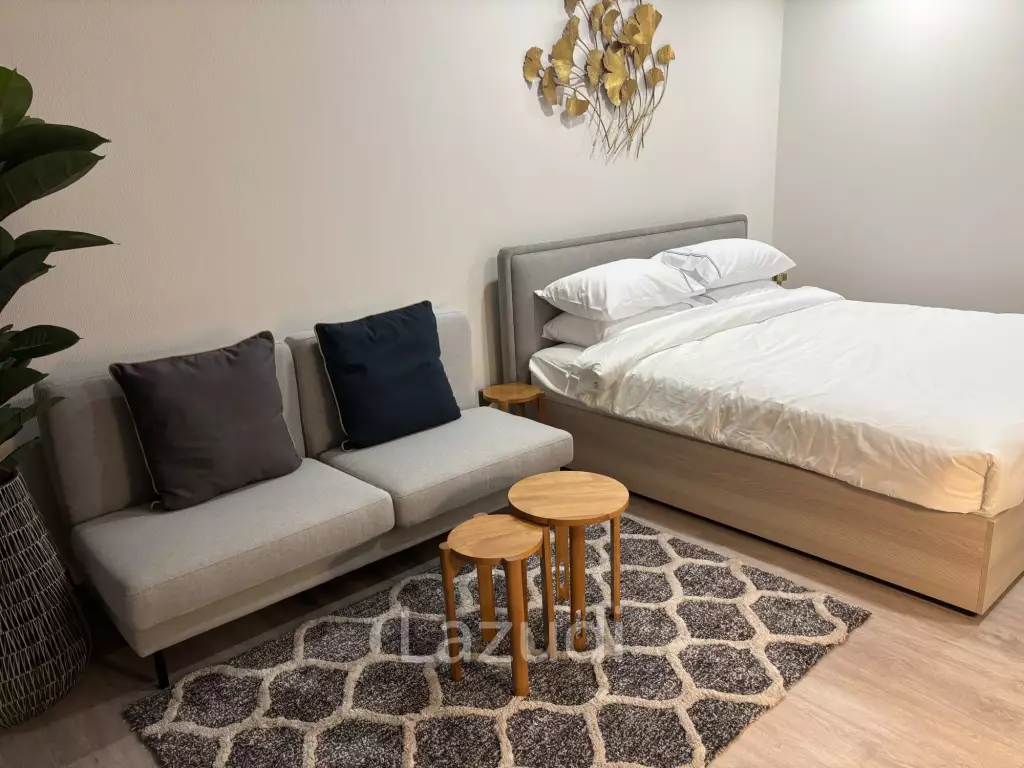 Supalai Blue Whale: Studio bedroom with Seaview