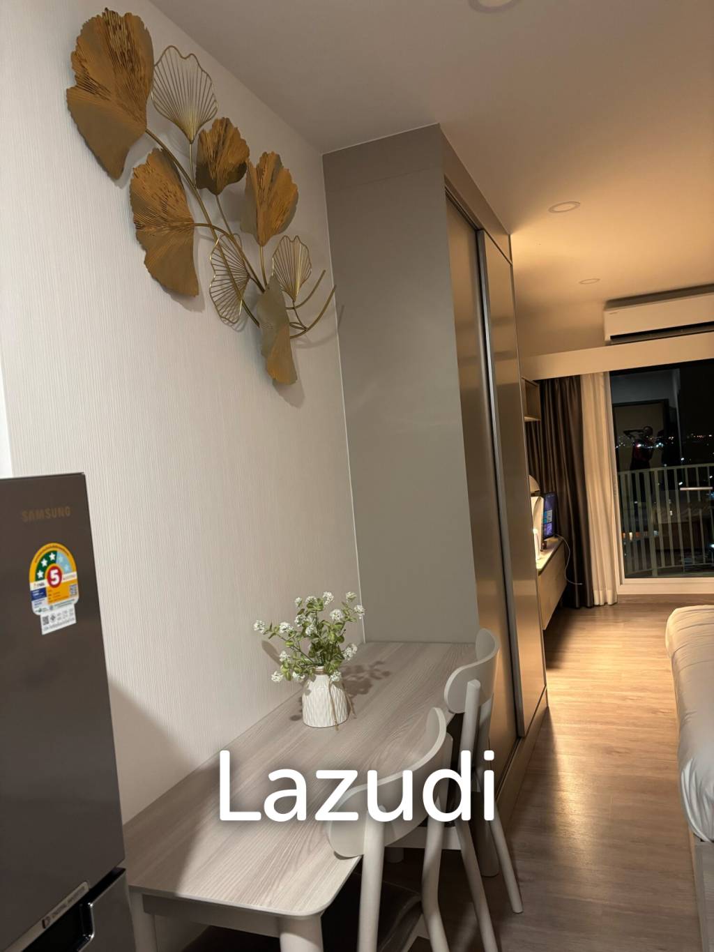 Supalai Blue Whale: Studio bedroom with Seaview
