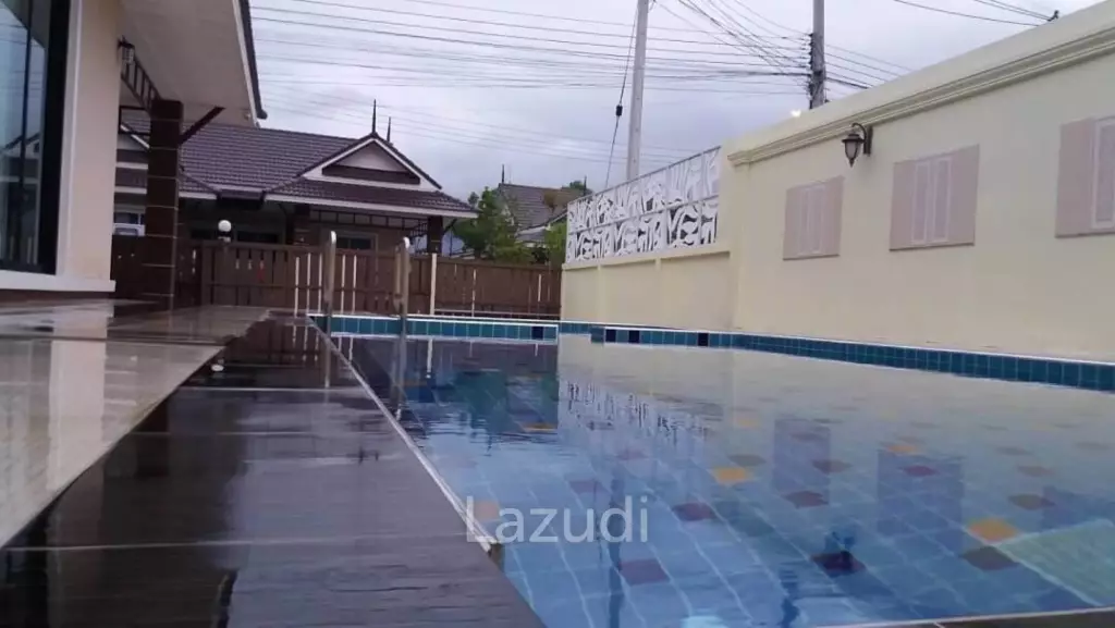3 Bedrooms House With Swimming Pool Near to the Airport