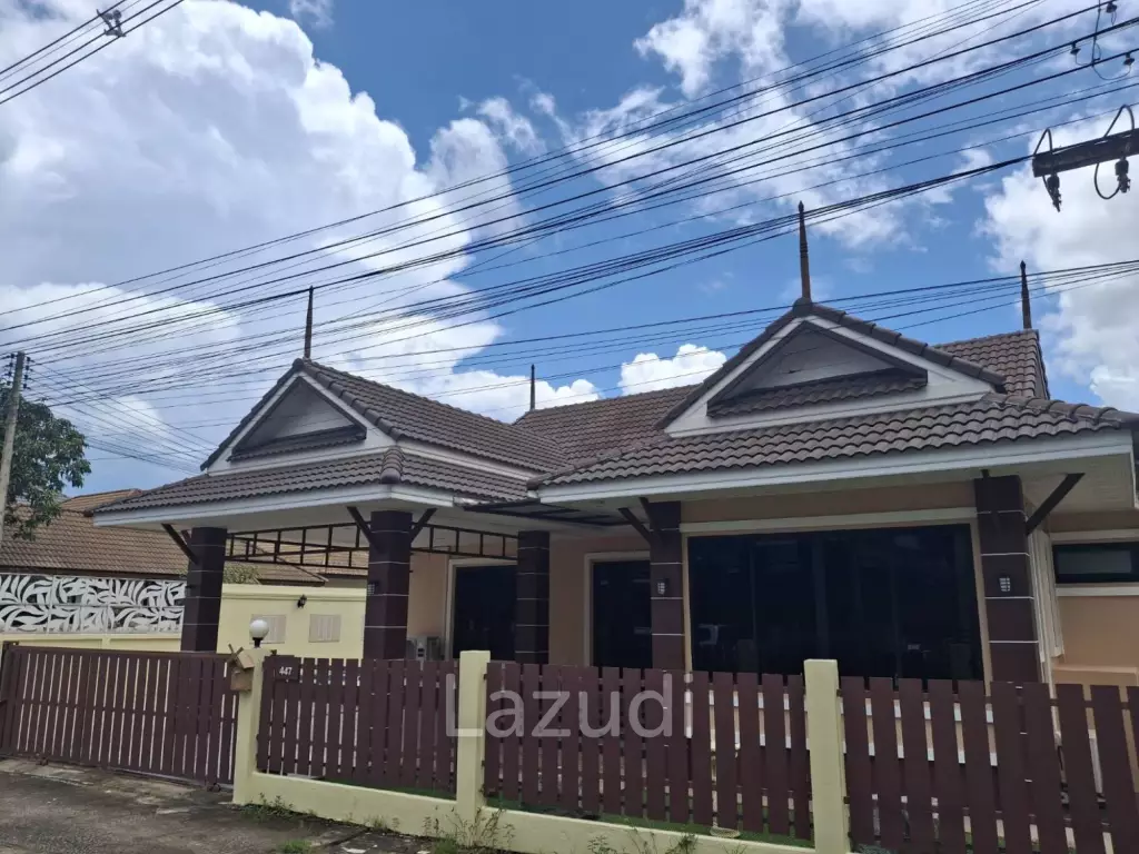 3 Bedrooms House With Swimming Pool Near to the Airport