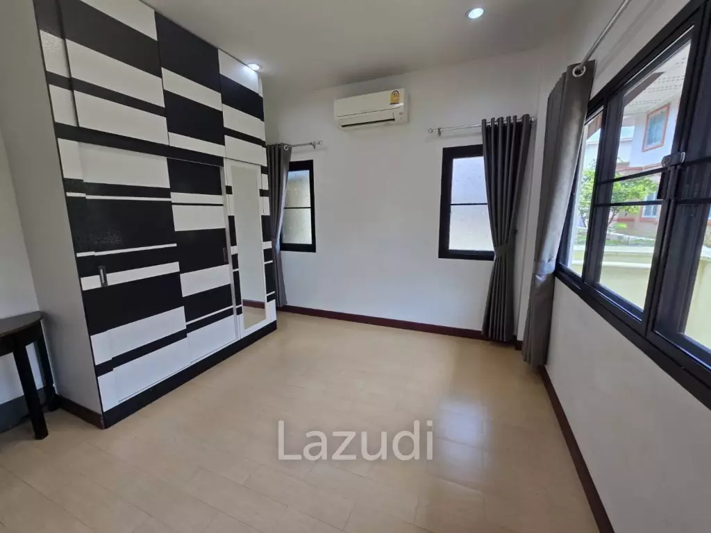3 Bedrooms House With Swimming Pool Near to the Airport