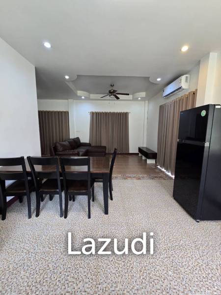 3 Bedrooms House With Swimming Pool Near to the Airport