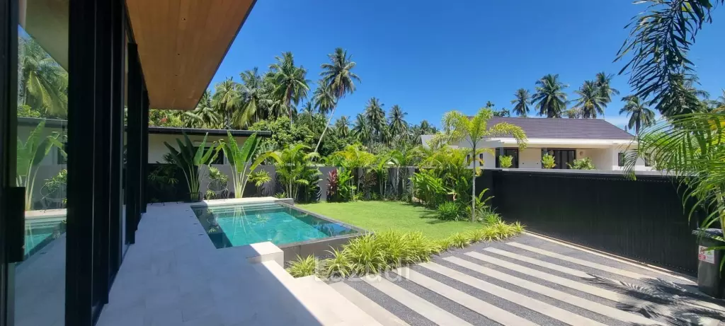 BRAND NEW 4 METER CELLING ISOLATED VILLA