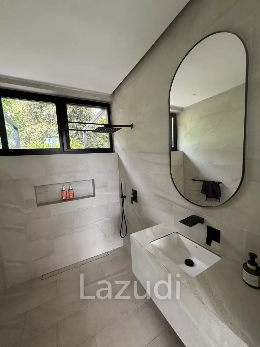 BRAND NEW 4 METER CELLING ISOLATED VILLA