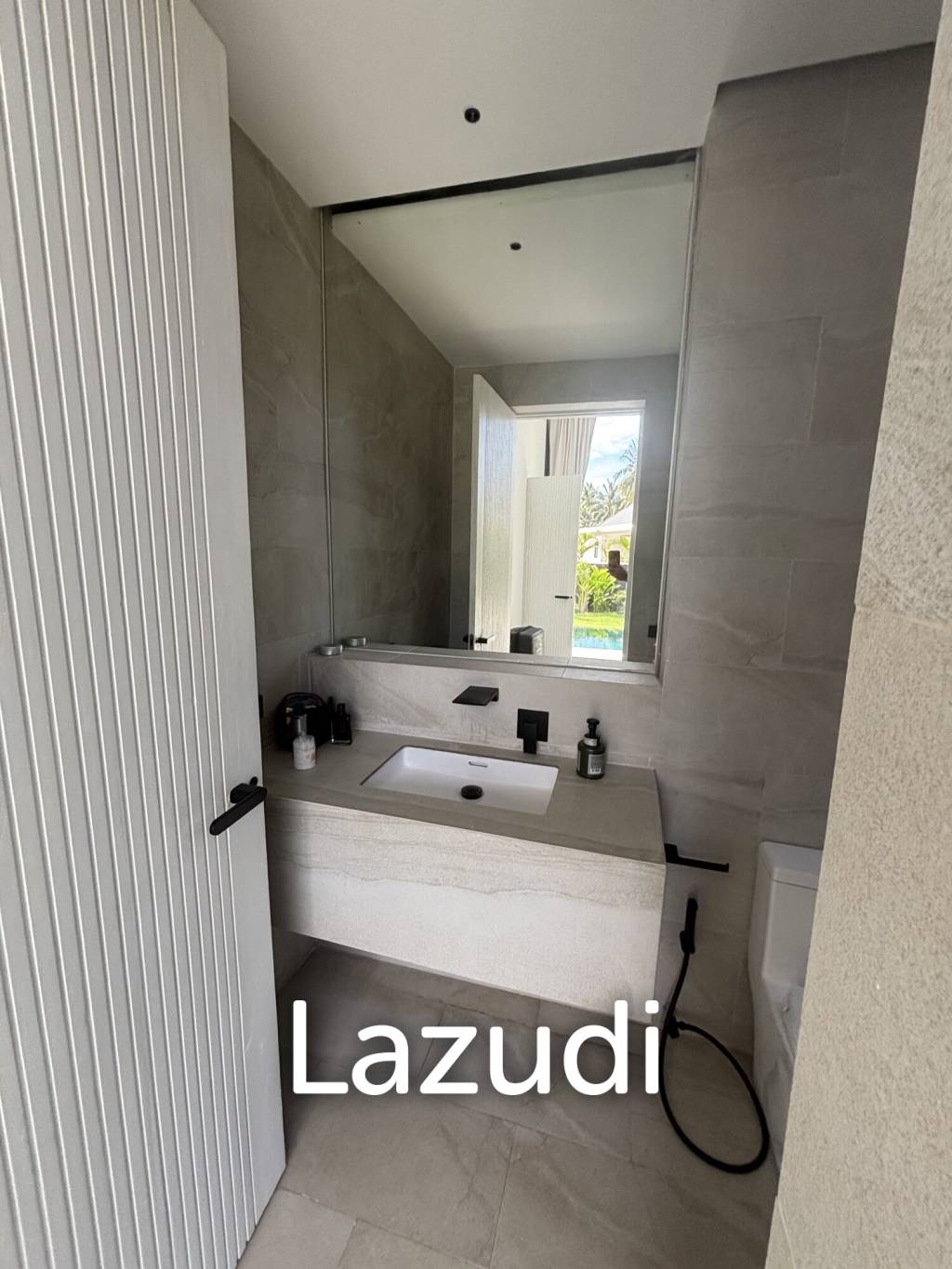 BRAND NEW 4 METER CELLING ISOLATED VILLA