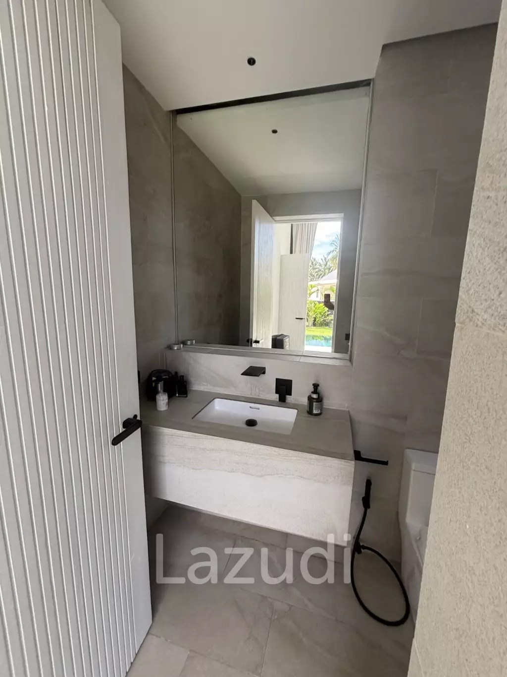 BRAND NEW 4 METER CELLING ISOLATED VILLA