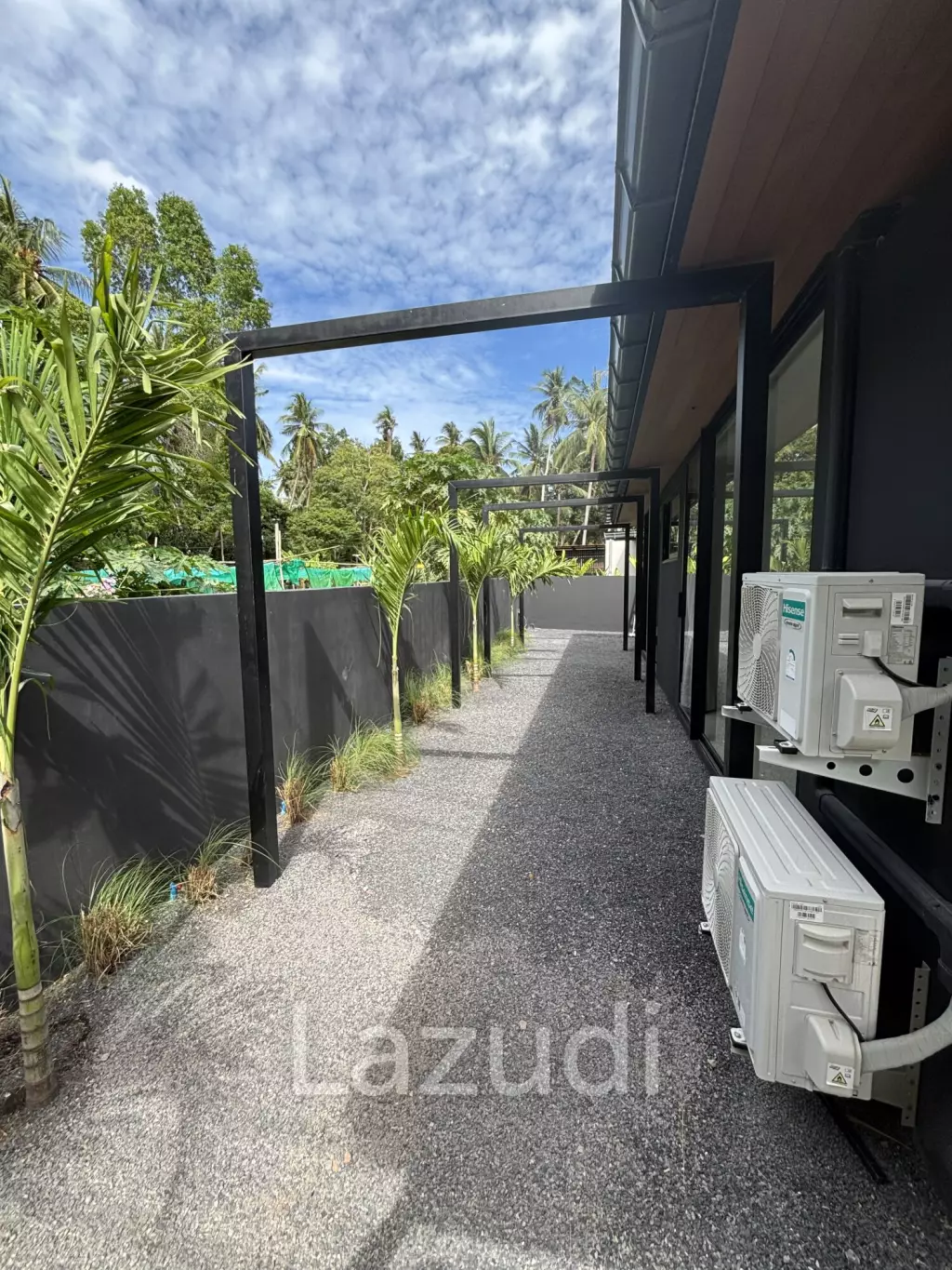 BRAND NEW 4 METER CELLING ISOLATED VILLA