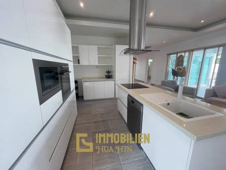 Orchid Paradise Homes: Современная вилла с бассейном