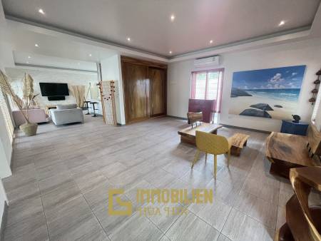 Orchid Paradise Homes: Современная вилла с бассейном