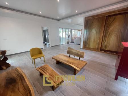 Orchid Paradise Homes: Современная вилла с бассейном