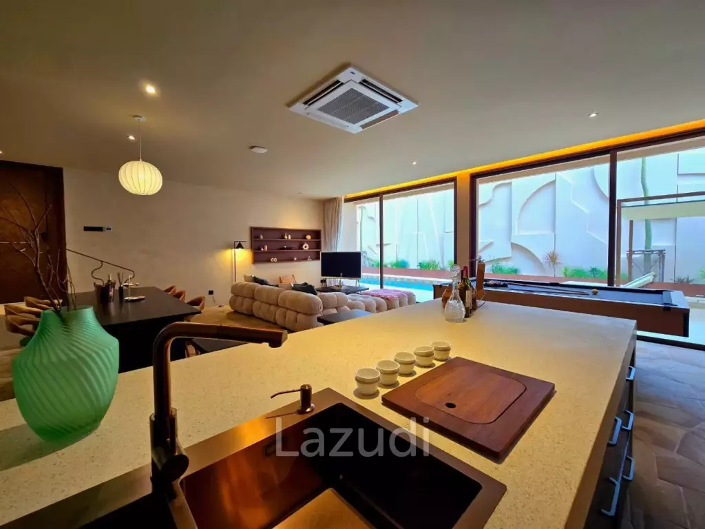 5 Bedrooms 6 Bathrooms 400 SQ.M. Villa Barrera