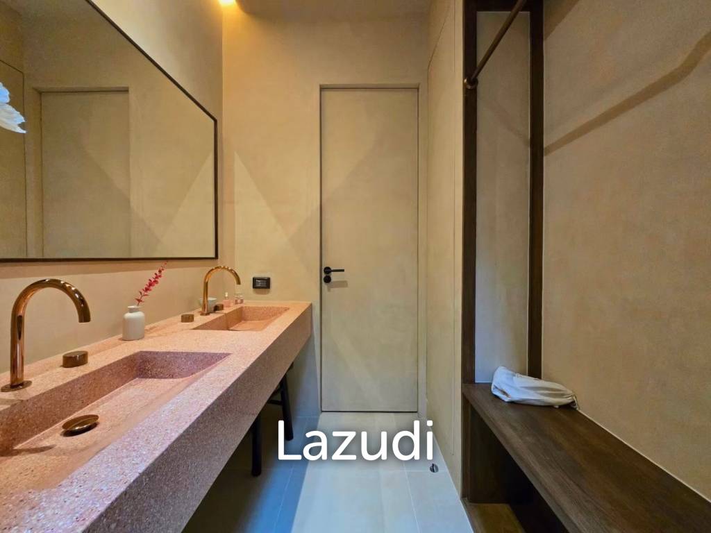 5 Bedrooms 6 Bathrooms 400 SQ.M. Villa Barrera