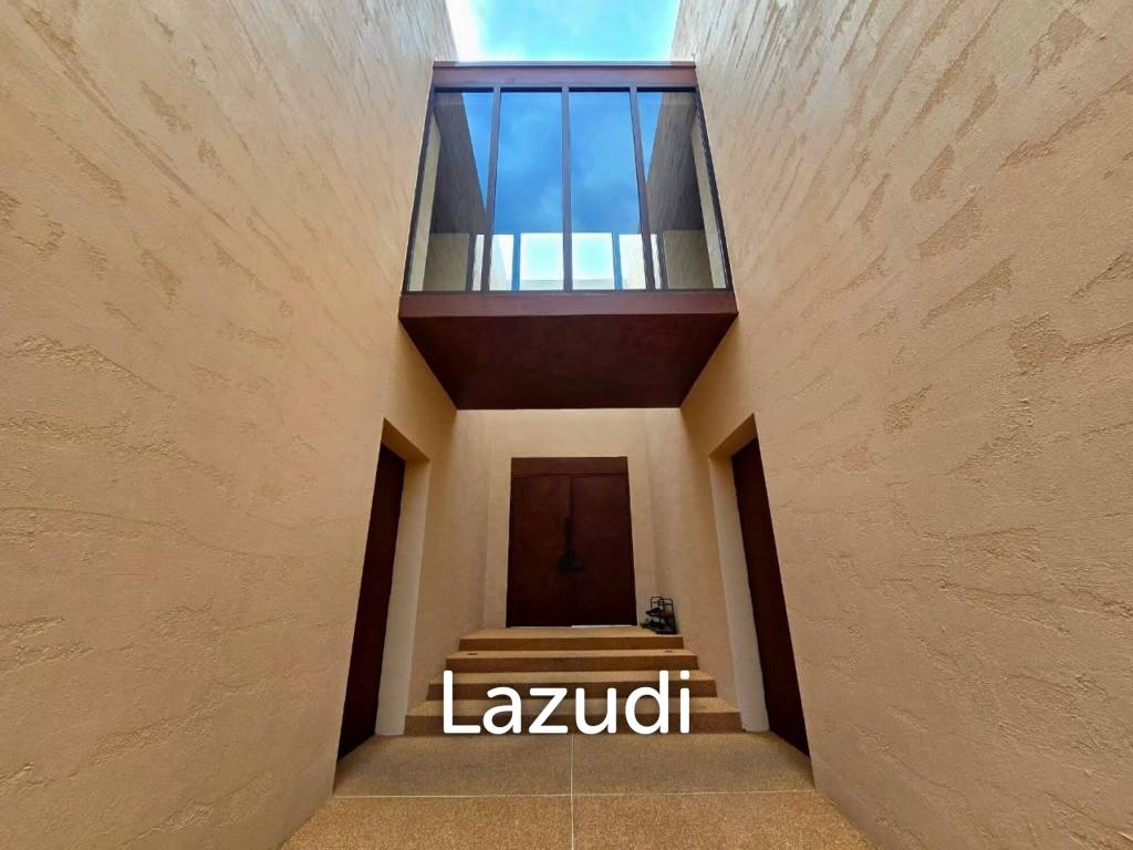 5 Bedrooms 6 Bathrooms 400 SQ.M. Villa Barrera
