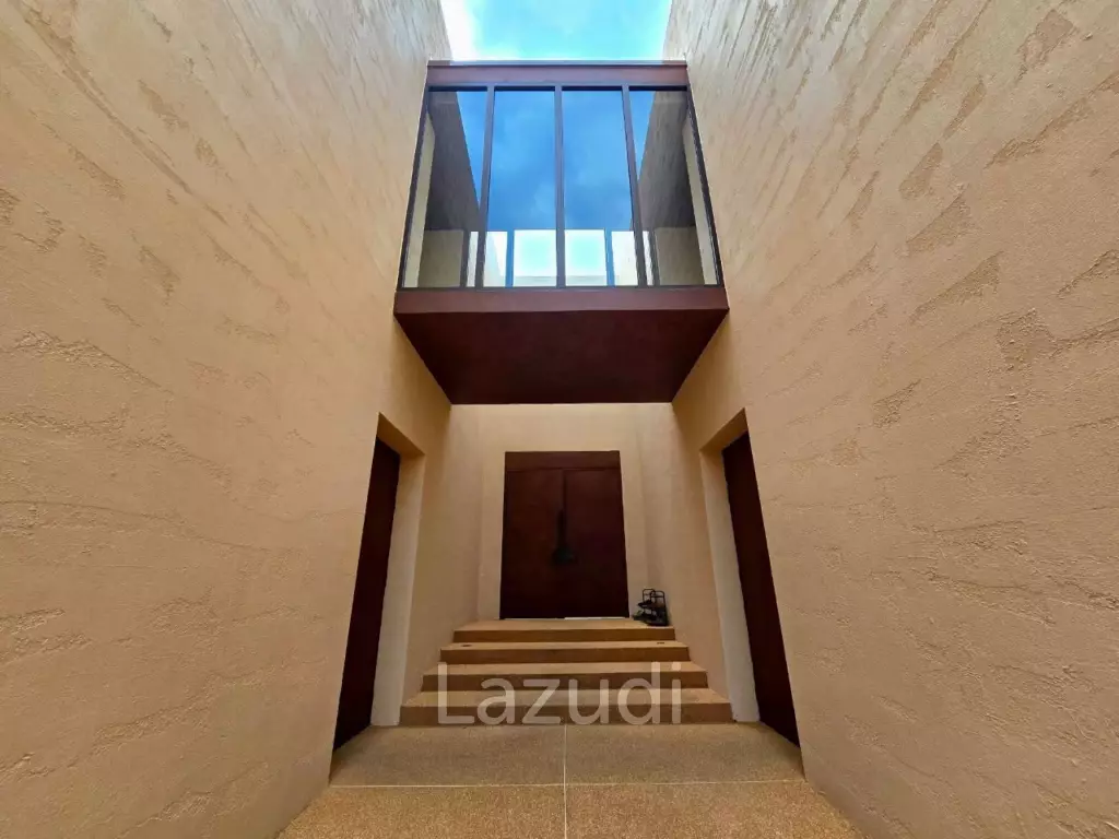 5 Bedrooms 6 Bathrooms 400 SQ.M. Villa Barrera