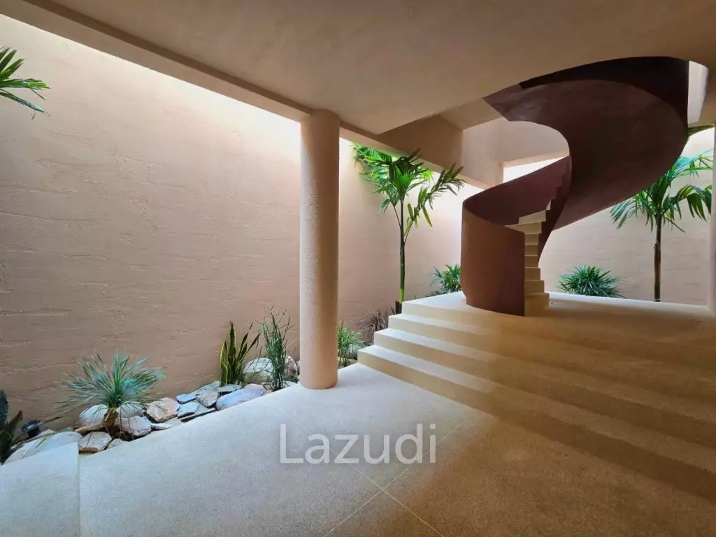 5 Bedrooms 6 Bathrooms 400 SQ.M. Villa Barrera