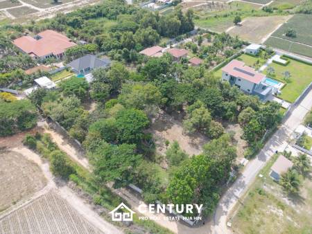 LAND FOR SALE 4 RAI IN HIN LEK FAI WITH SINGLE HOUSE