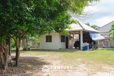 LAND FOR SALE 4 RAI IN HIN LEK FAI WITH SINGLE HOUSE