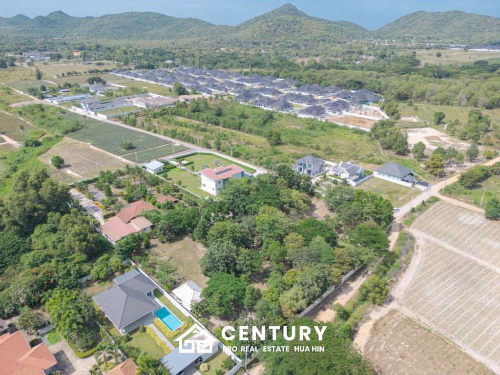 LAND FOR SALE 4 RAI IN HIN LEK FAI WITH SINGLE HOUSE