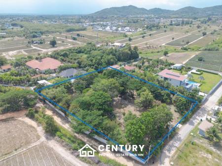 LAND FOR SALE 4 RAI IN HIN LEK FAI WITH SINGLE HOUSE